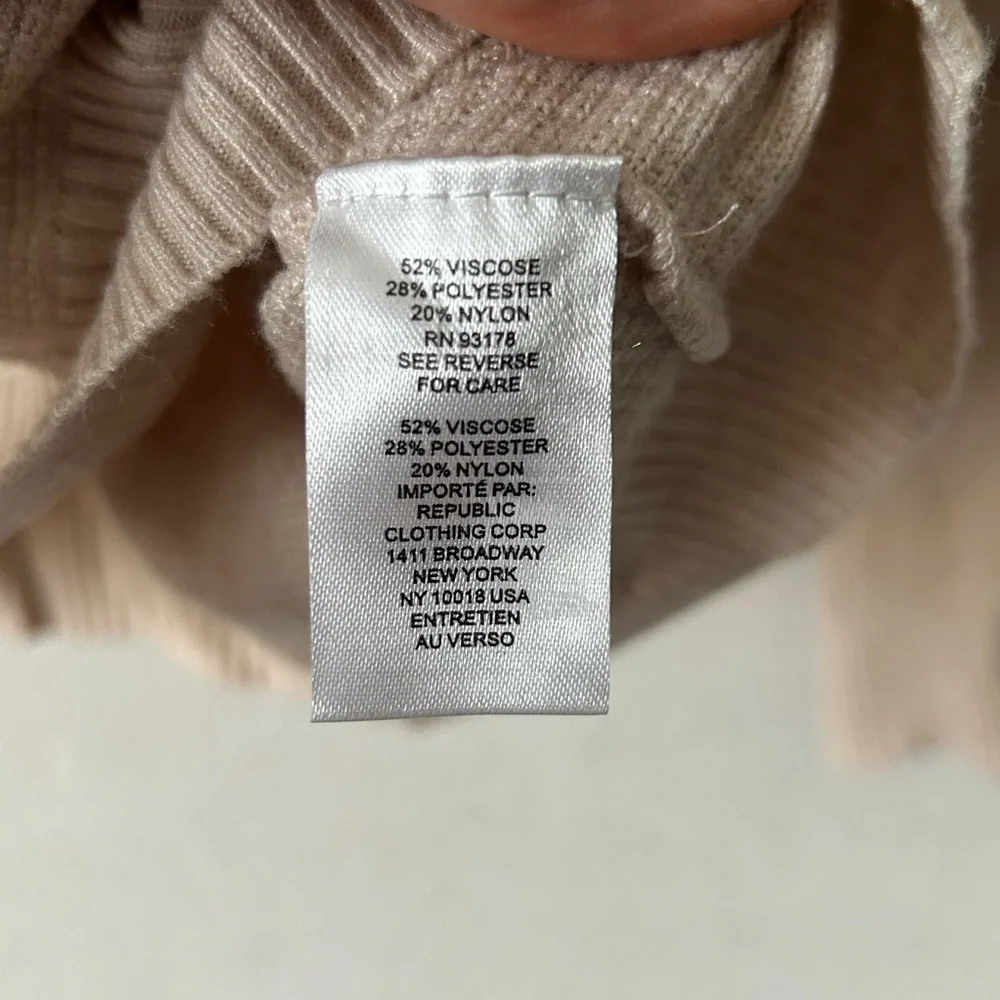 T Tahari | Light Beige Women's Sweater | Size Medium